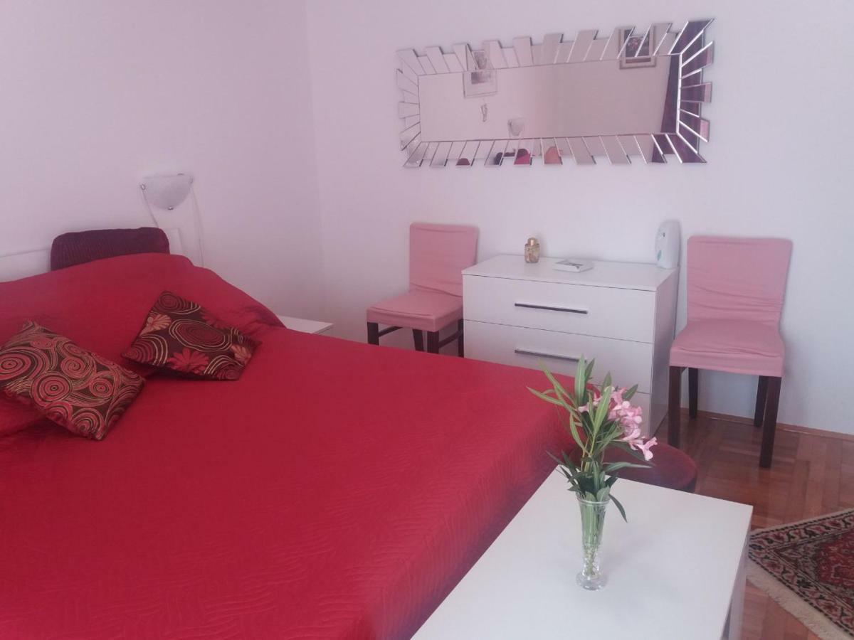 Apartments Palm House Ровинь Экстерьер фото
